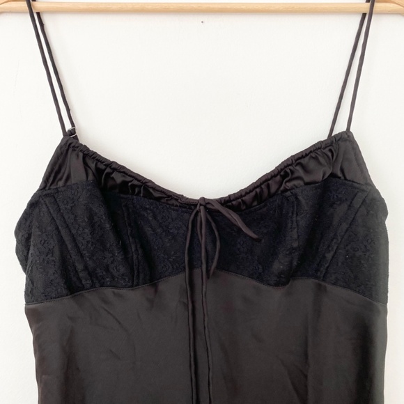 Urban outfitters lace detailed slip dress - Picture 4 of 8